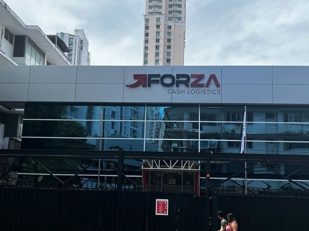 Letrero para Forza